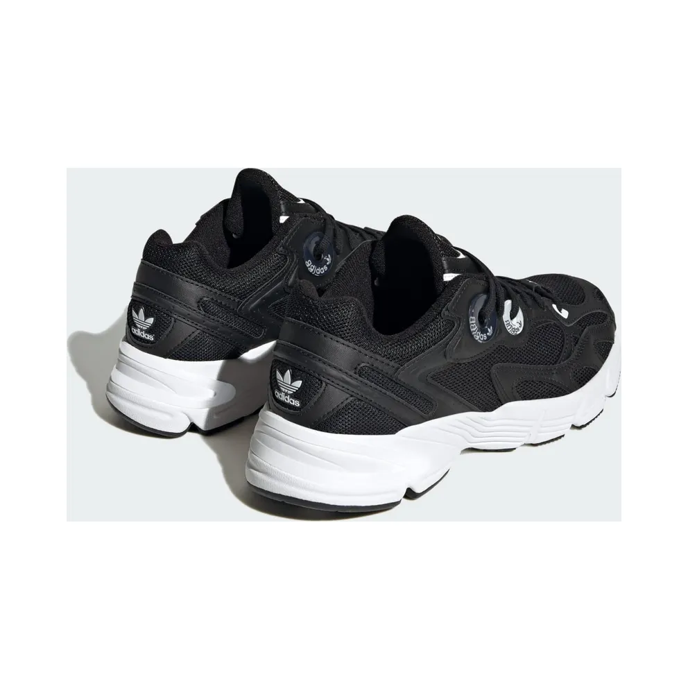 adidas Astir Core Black / Core Black / Cloud White (IE9886)