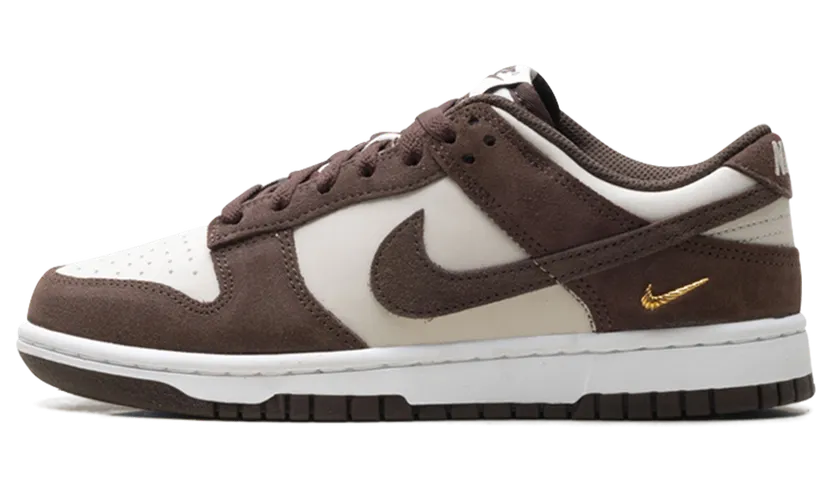 Nike Dunk Low Suede “Light Orewood Brown / Baroque Brown / White” (IO4244-102)