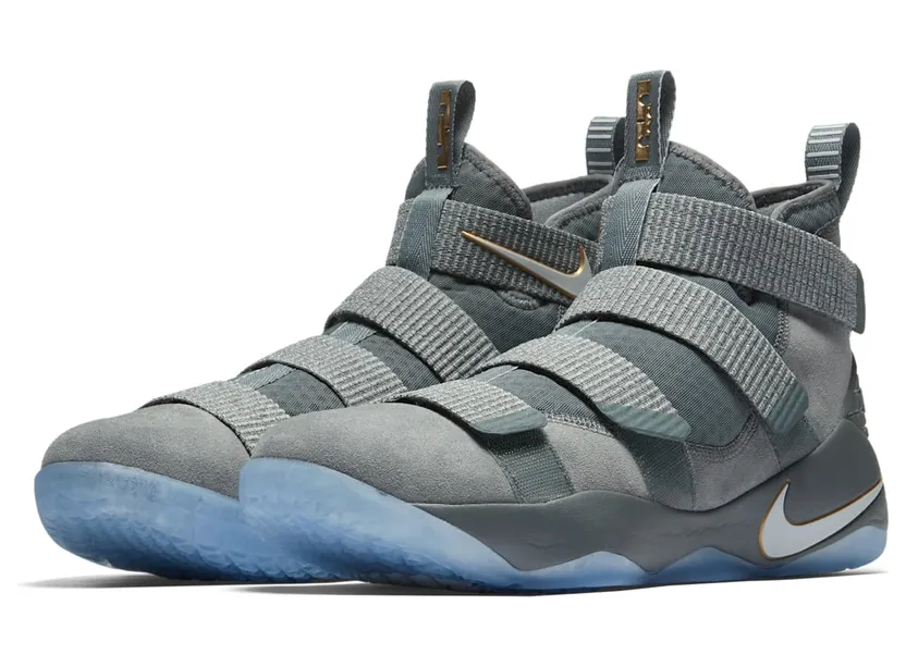 nike-lebron 897644-010