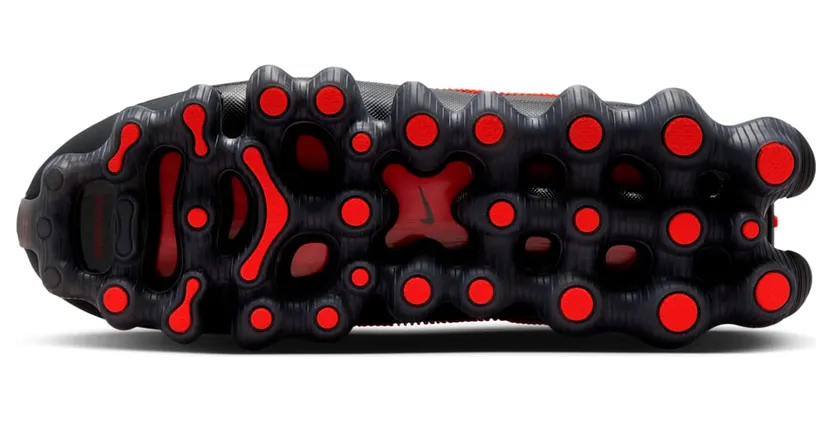 Nike Air Liquid Max “Bright Crimson Fire Red”: rood als statement (2)