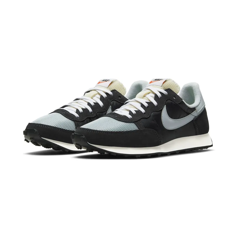 Nike Challenger OG Black “Off-Noir / Dark Smoke Grey / White / Light Silver” (CW7645-007)
