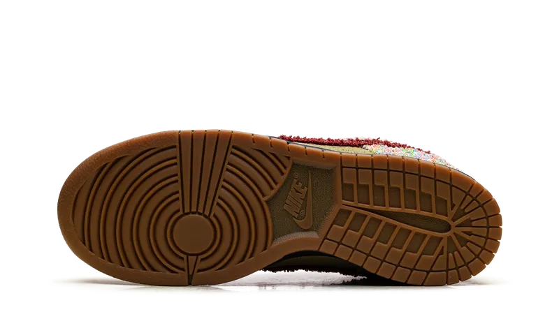 Nike Dunk Low “Green Curry” (IB2263-300)
