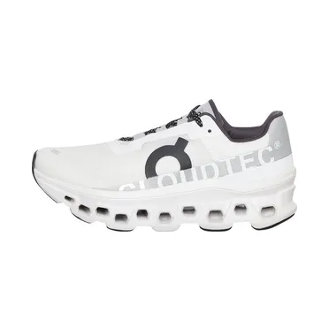 on-sneaker 6198285