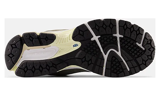 new-balance-2002r M2002RNA