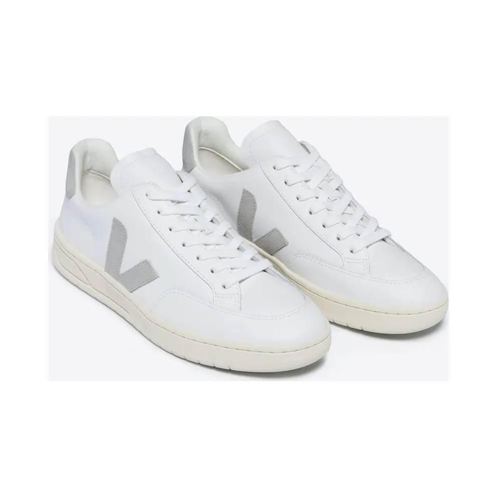 Veja V-12 Leather (XD0203484A)