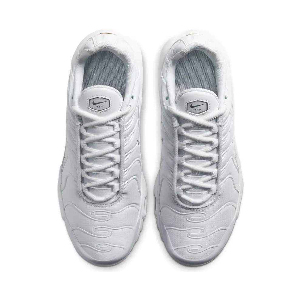 Nike Air Max Plus Older Kids’ White (CW7044-100)