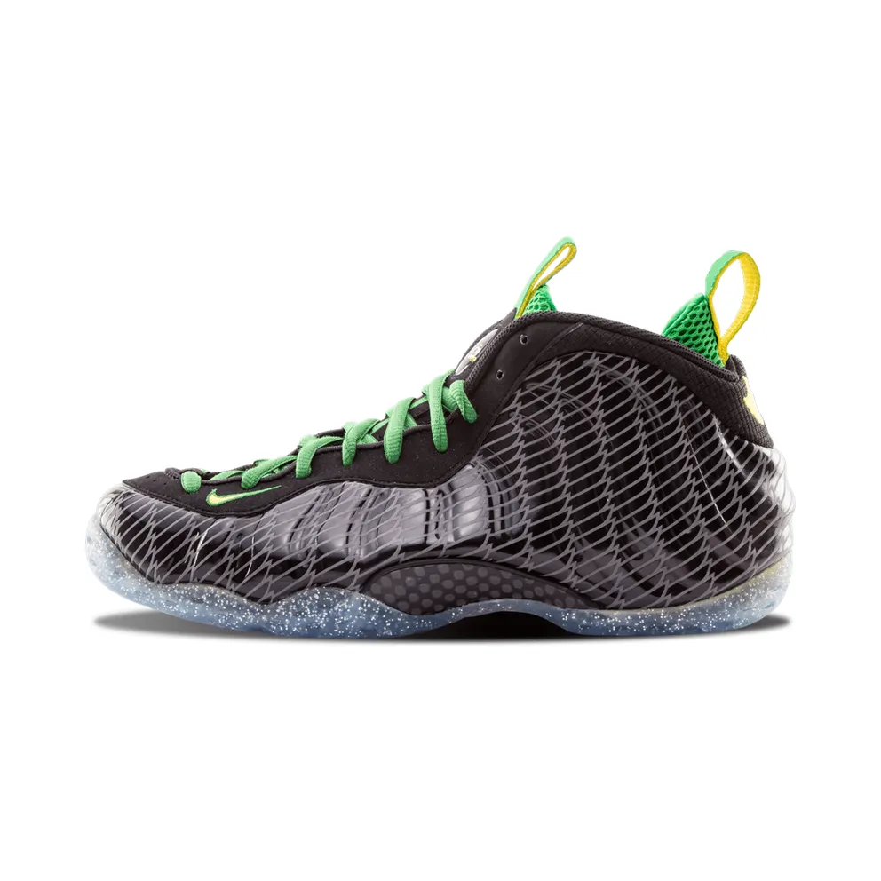 Nike ‘Air Foamposite One’ – Black (652110)