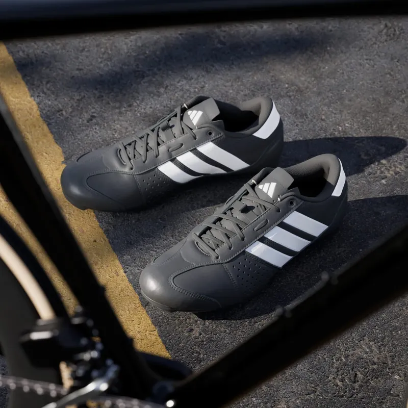 Adidas Heritage Road Cycling Shoes Core Black / Cloud White / Cloud White (IH5220)