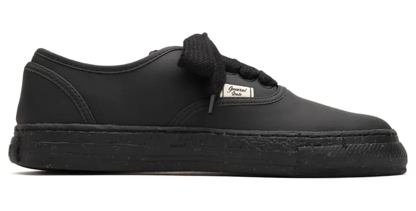 General Scale. Kiefer low-top “Black” (S13FW706)
