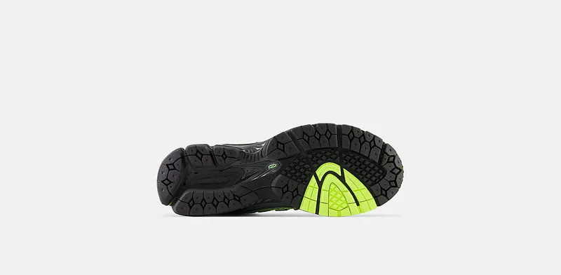 New Balance 1906R “Volt / Black” (M1906RCG)