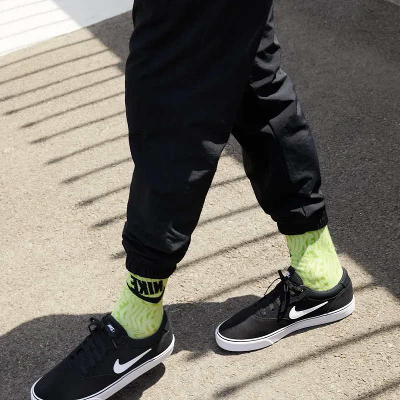 nike-sb-chron-2 DM3493-001