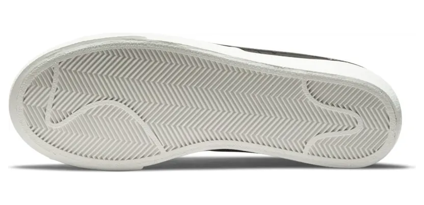 nike-blazer DN8010-001
