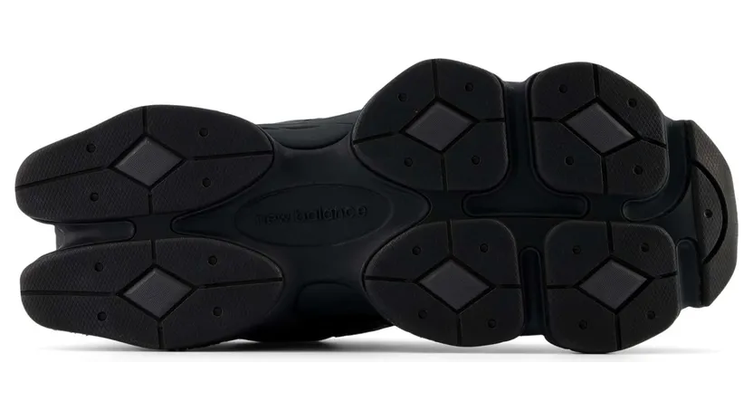 New Balance 9060 “Black”: Maximalismus in der sichersten Farbe (5)