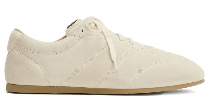 LEMAIRE Gesteppte Wildleder-Sneakers – Nude (FO0228LL0134)