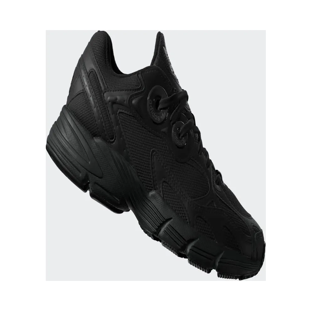adidas Astir Core Black / Core Black / Core Black (IE9888)