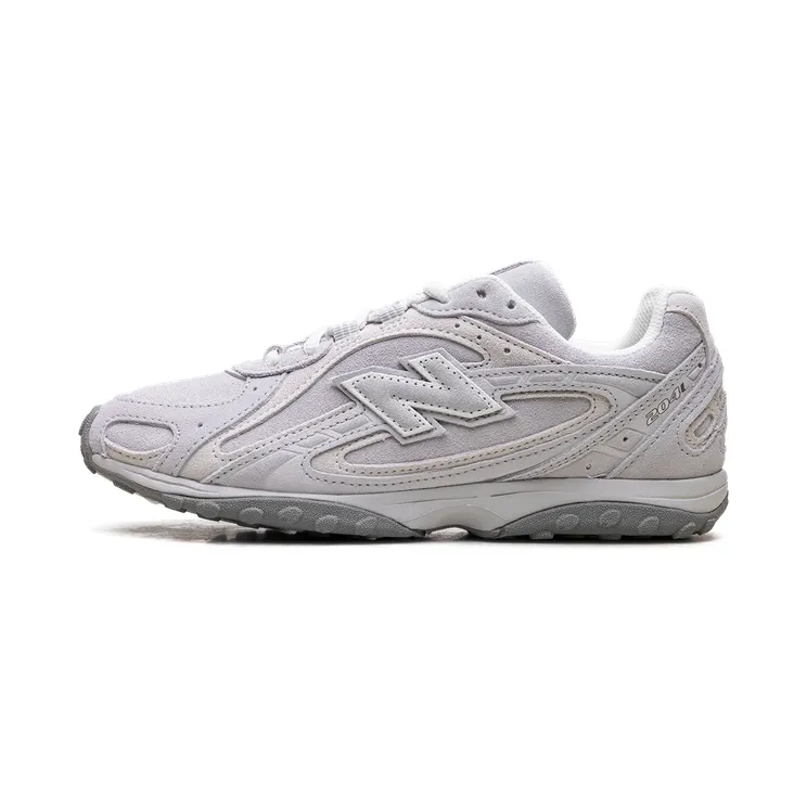 New Balance 204L “Natural”: onopvallendheid als verkoopstrategie