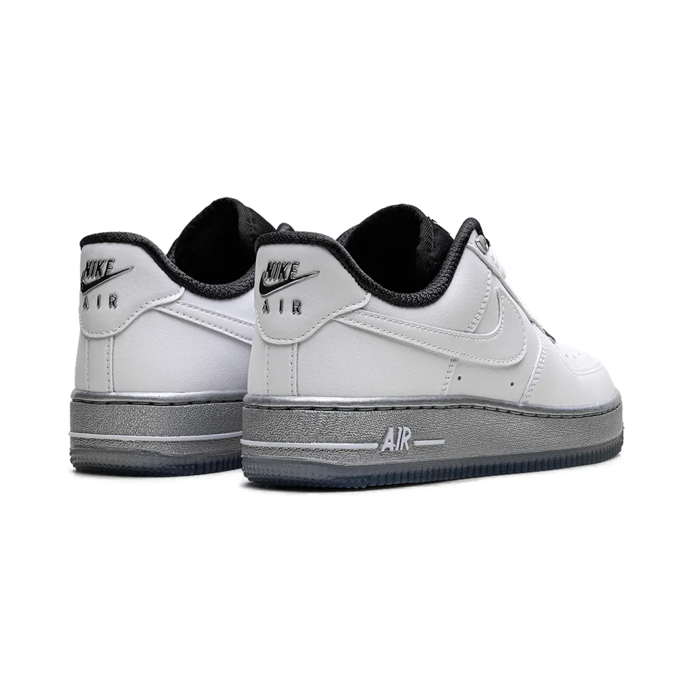 Nike AIR FORCE 1 ’07 SE “White Chrome” (DX6764-100)