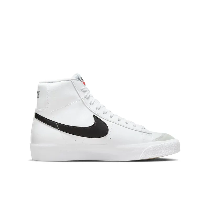 Nike Blazer Mid’ 77 Older Kids’ White (DA4086-100)
