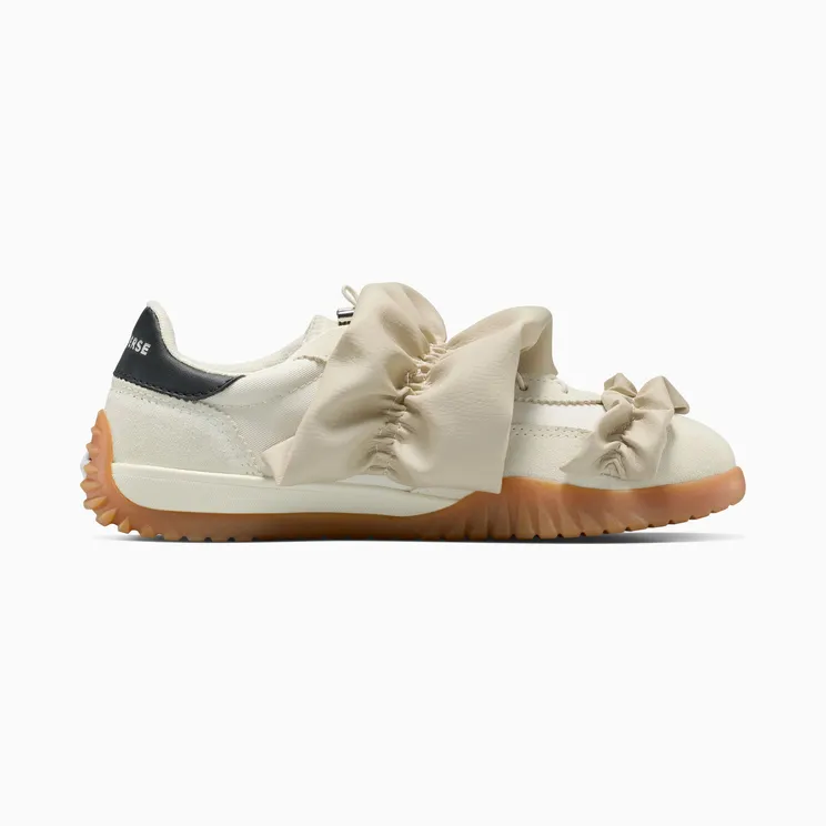 Converse Run Star Trainer Ruffle “Egret Ruffles” (A17732C)