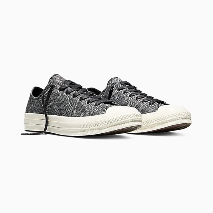 converse-chuck-taylor-all-star A16637C