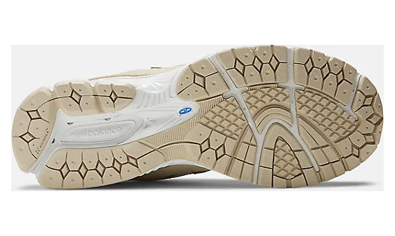 new-balance-2002r M2002RSC