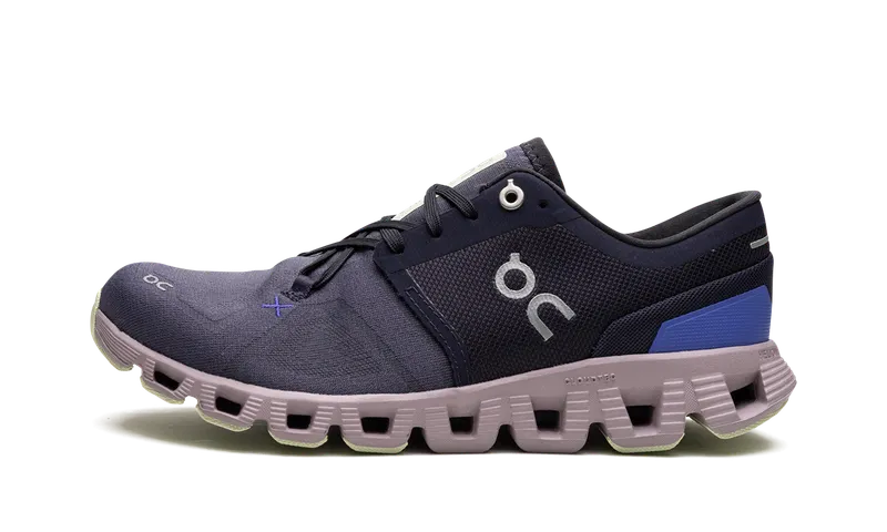 On Running CLOUD X 3 “Midnight Heron” (60.98689)
