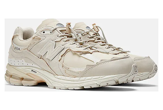 New Balance 2002R “Sandstone”: gescheurd met opzet, en het werkt (4)