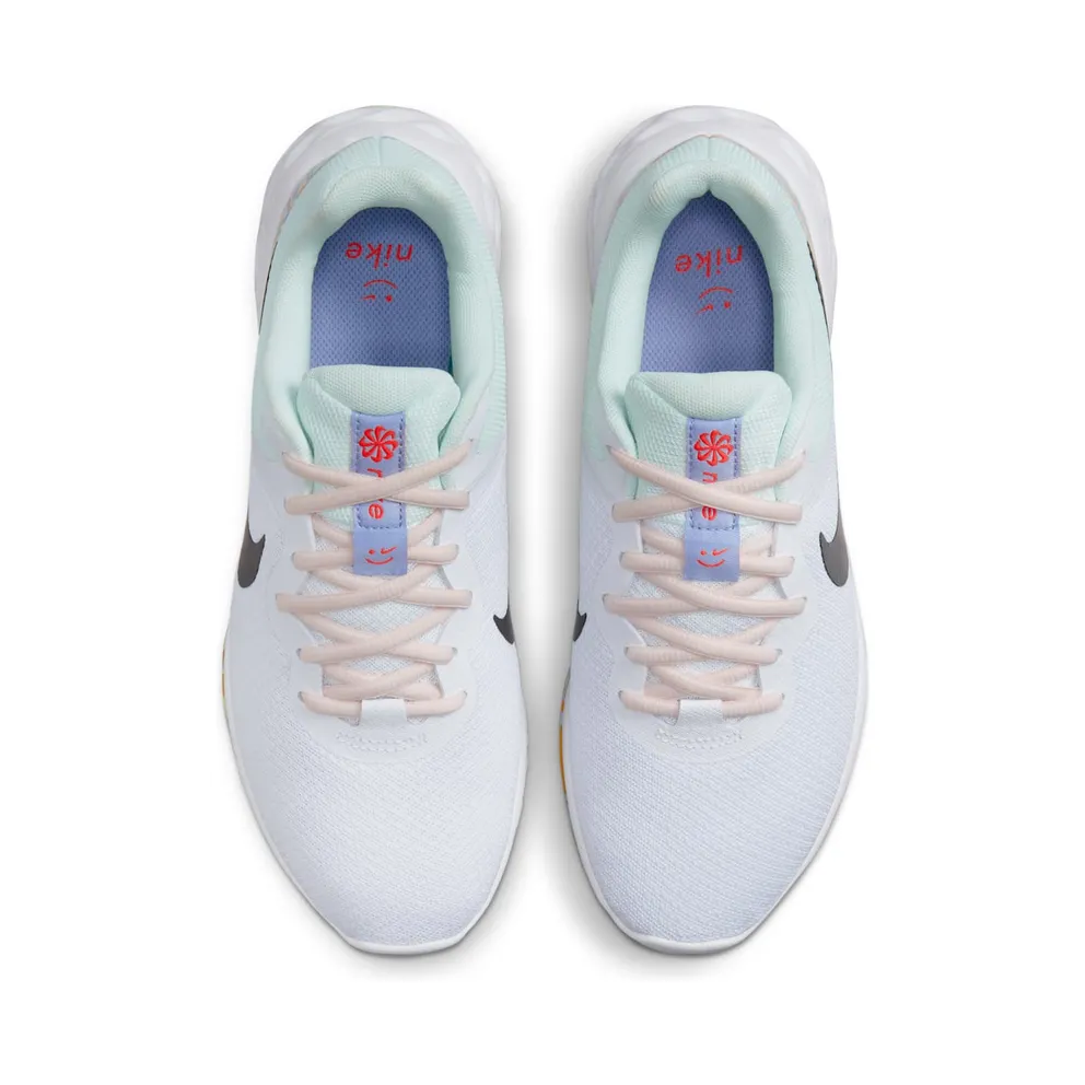 Nike Revolution 6 PRM “White / Light Thistle / Light Soft Pink / Dark Smoke Grey” (DO9475-100)