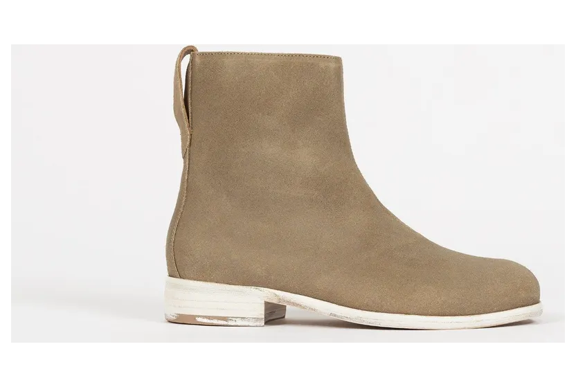 Our Legacy Michaelis Boot “Waxy Champagne Suede” (A4237MWC)