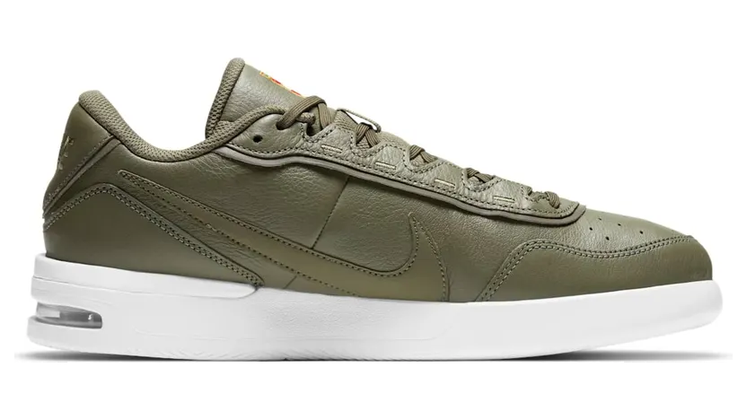 nikecourt CT3890-200