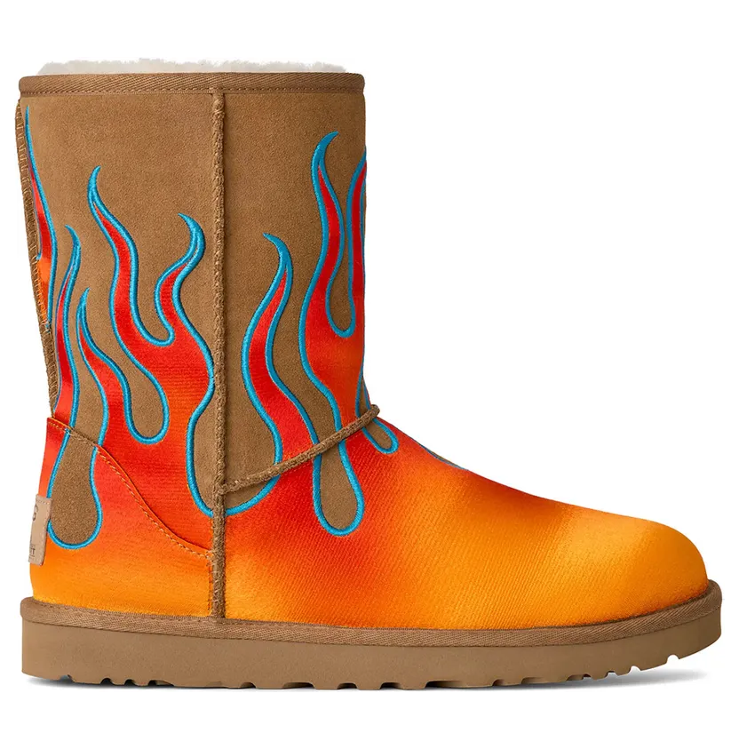 UGG Classic Short Boot Jeremy Scott Flames Chestnut (2025) (1182671-CHE)