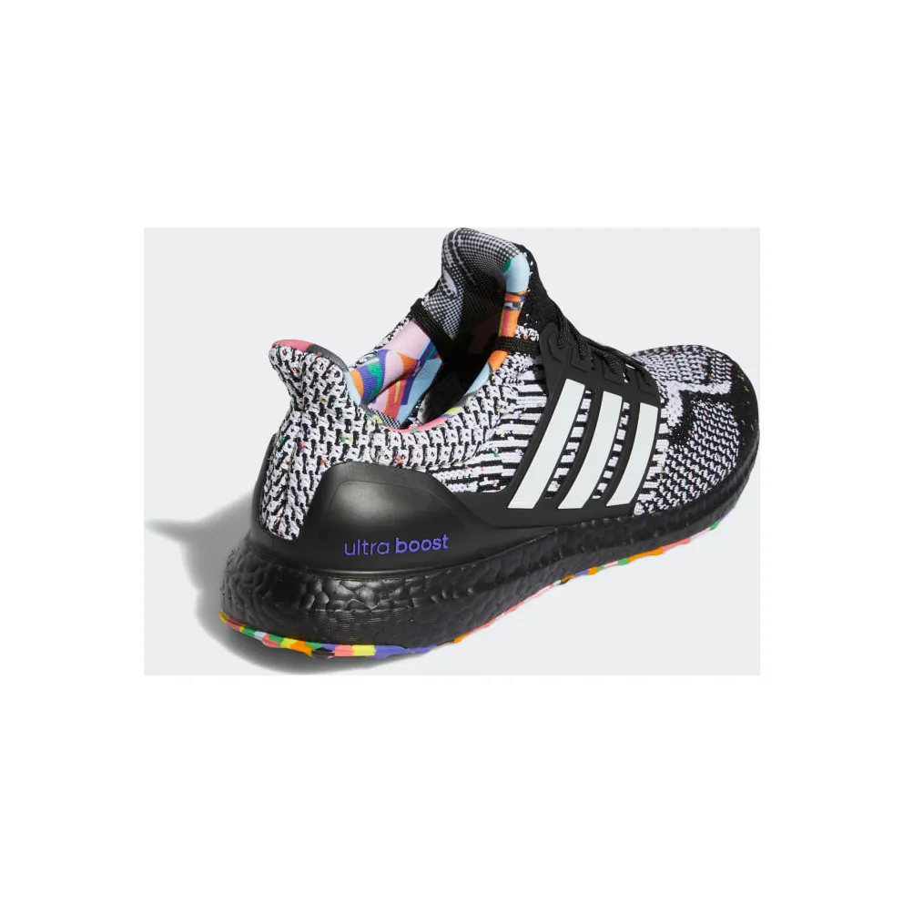 Adidas Ultraboost 5.0 DNA Core Black / Cloud White / Purple (GY4424)