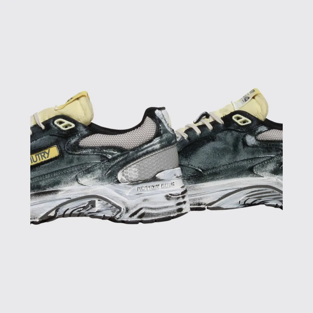 Autry Hyperway Two-Tone Suede Sneakers with a Worn-Out Effect Black (HVLMJB05) (3)
