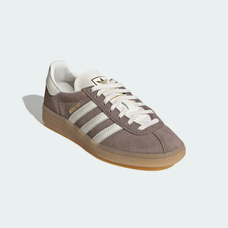 Adidas MUENCHEN “Earth Strata / Off White / Gum” (IH4208)