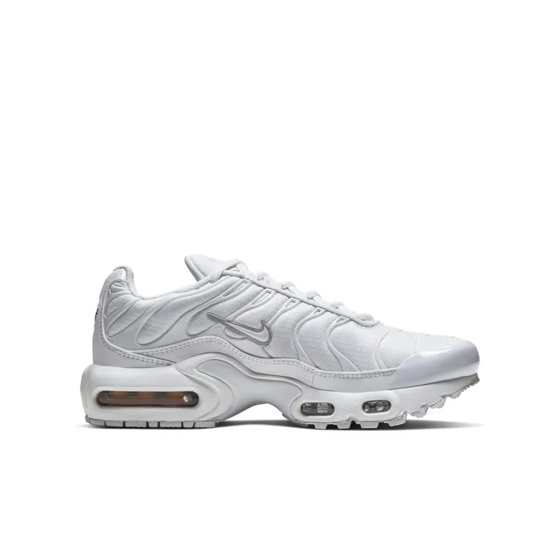 Nike Air Max Plus Older Kids’ White (CW7044-100)