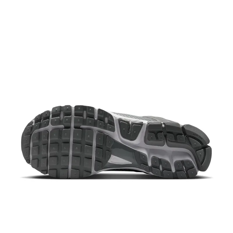 Nike Zoom Vomero 5 “Cool Grey” (HF1553-003)