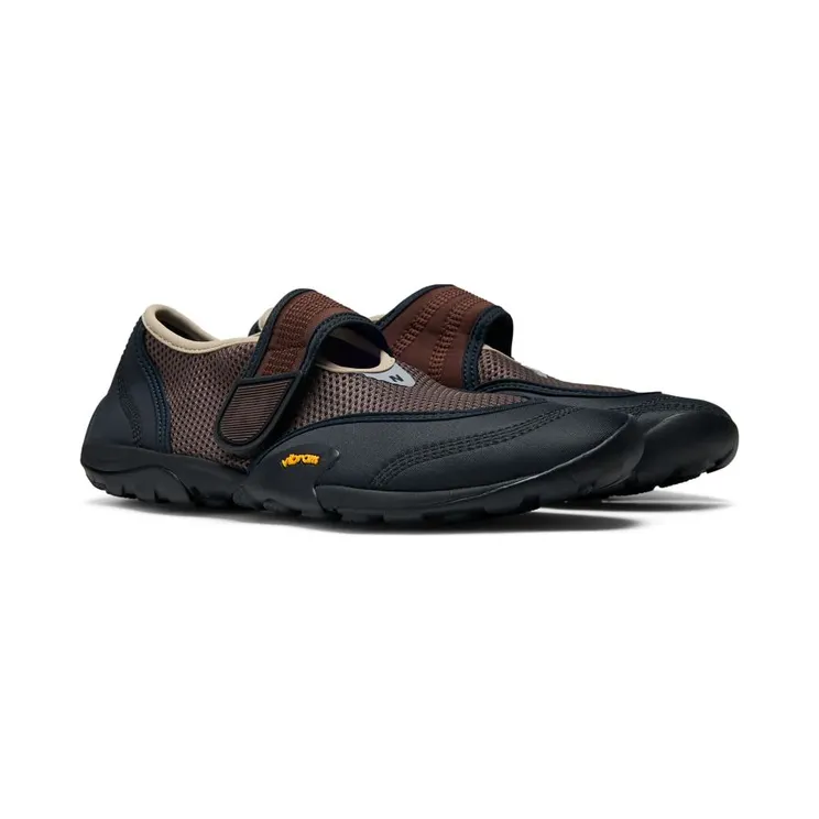 new-balance-sneaker MT24YJ