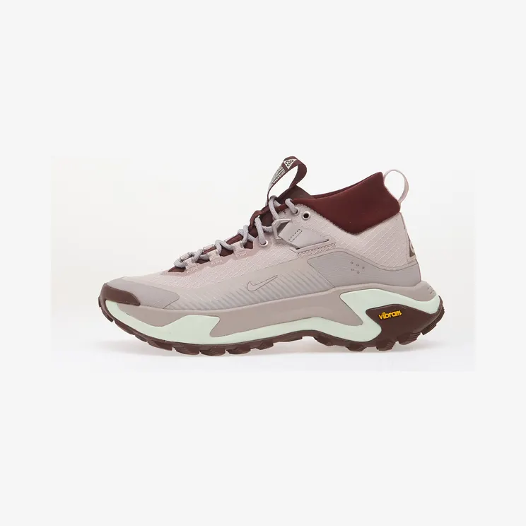 Nike ACG Zegama Hike Platinum Violet Barely Green