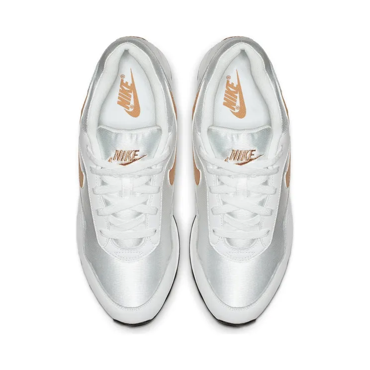 nike-outburst AO1069-110