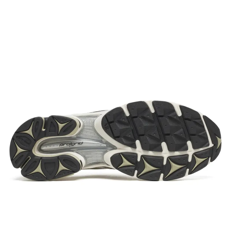 SAUCONY ProGrid Triumph 4 “White Onyx / Elm” (S70704-27)