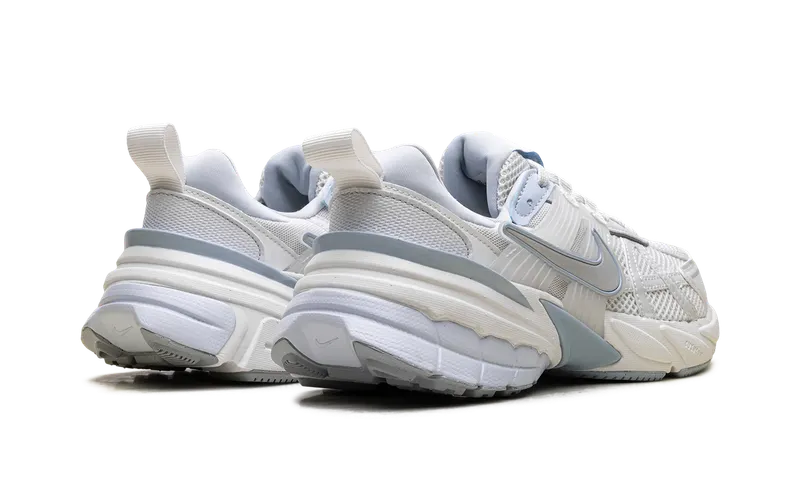 Nike V2K Run “Platinum Tint Summit White Light Smoke Grey” (FD0736-009)