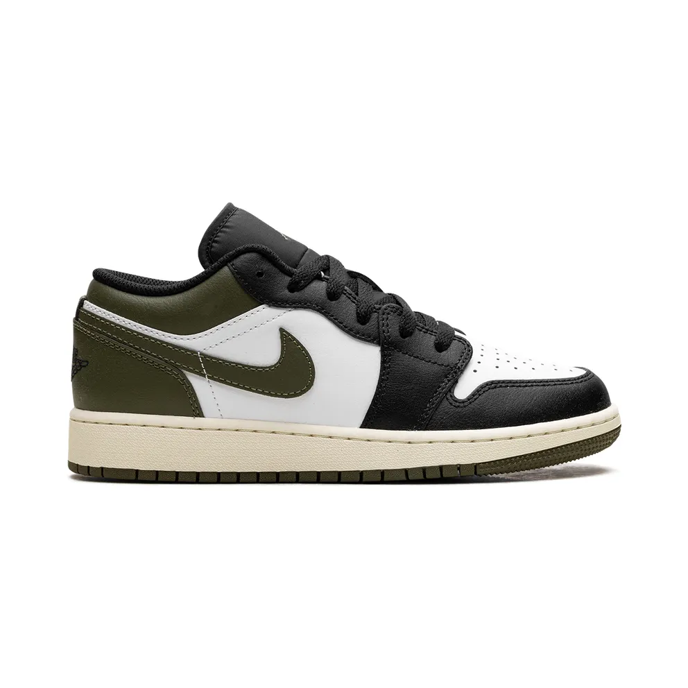Jordan 1 Low GS “Black Toe Medium Olive” (553560-092)