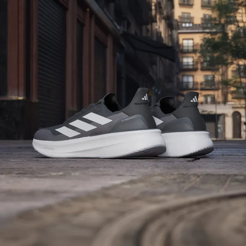 Adidas Ultraboost 5x Core Black / Cloud White / Carbon (IH3110)
