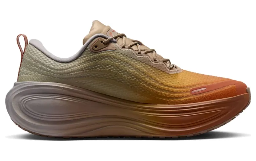 nike-vomero-plus IV4522-200