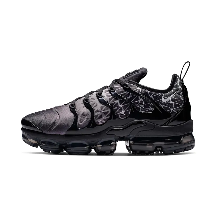 Nike Air VaporMax Plus Geometric “Black / White” (924453-017)