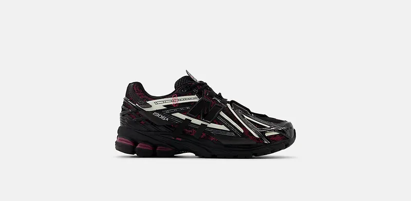 New Balance 1906A “Black Drogon Berry” (U1906AD)