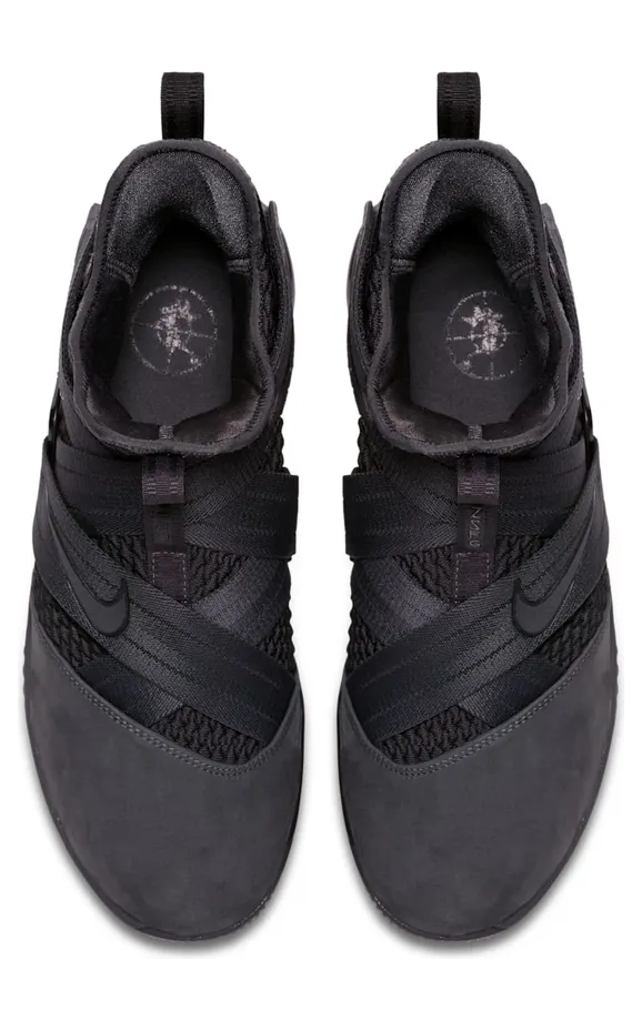 nike-lebron AO4054-002