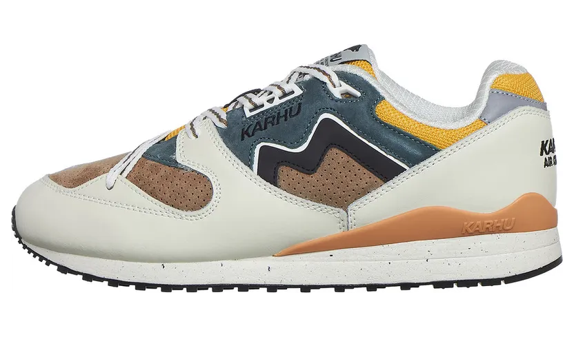 Karhu Synchron Classic Lily White / Jet Black (F802664)