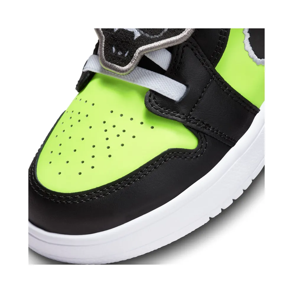 Jordan 1 Low Alt SE Black Cat Volt (DX6667-701)