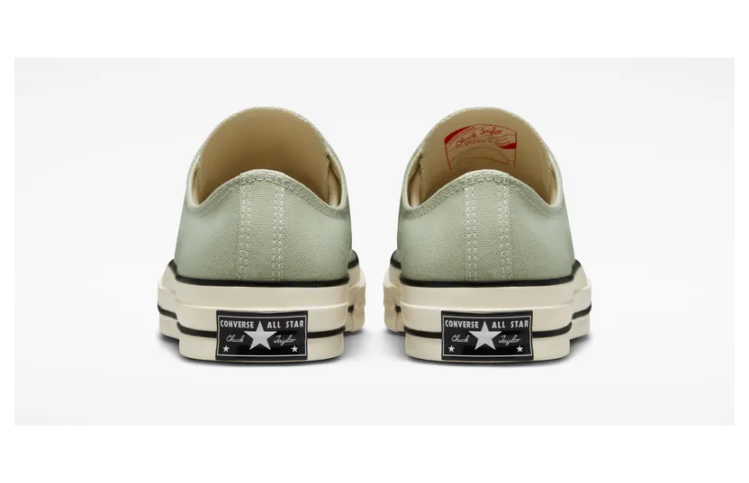 converse-chuck-taylor-all-star A02769C